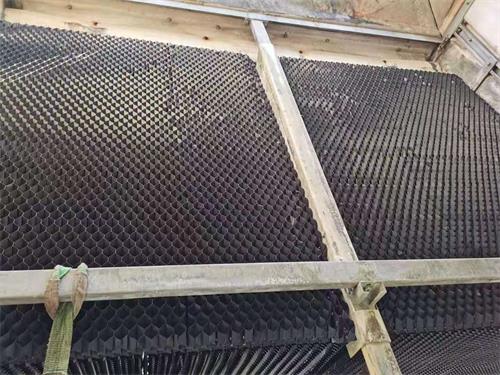 深圳招商銀行研發中心冷卻塔填料更換、底盤漏水補漏